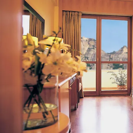 Hotel Divani Meteora 4*