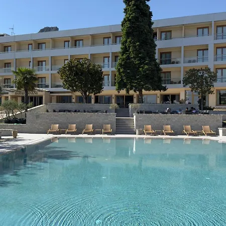 Divani Meteora מלון 4*